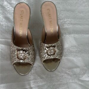 Stunning Stuart Weitzman Women's GLITTER AND RHINESTONE MERILOU Sandals in Gold